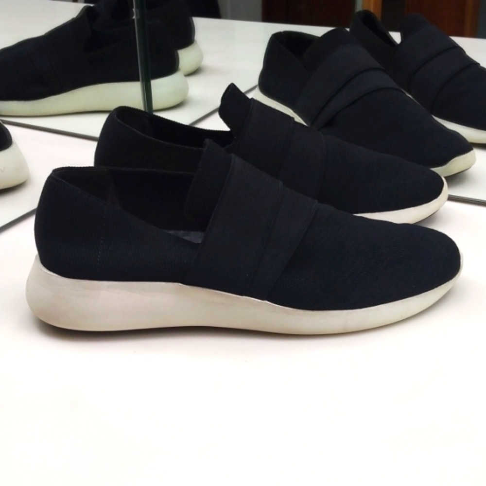VINCE BLACK TEXTILE MESH PULL ON SNEAKERS SIZE 7.5 MED